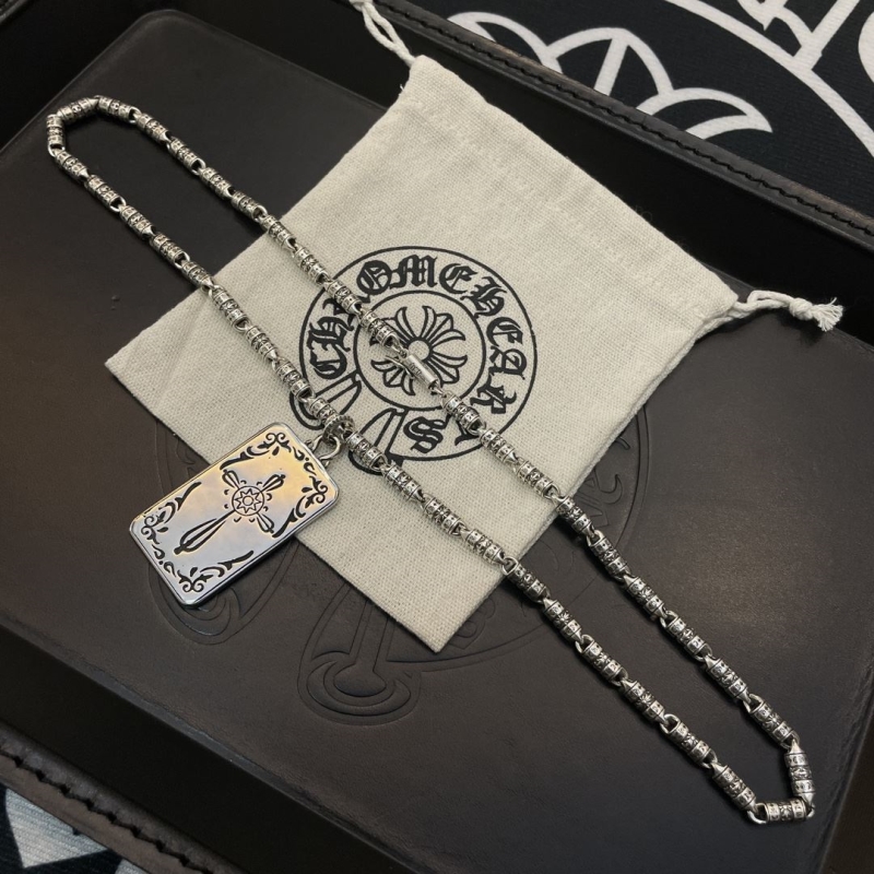 Ch*0me He**ts necklaces